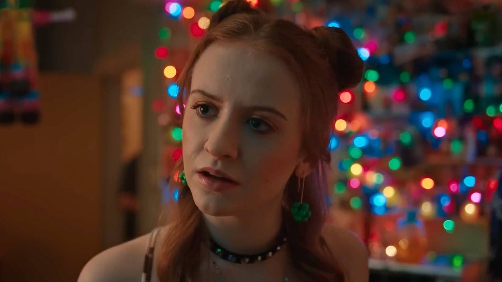 This Sitcom With a 100% RT Score Is the Perfect Remedy for Superhero Fatigue